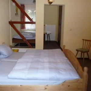 Gæstehus Postkutsche, Motten
