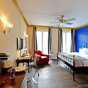 Bob W Mitte 4* Berlin